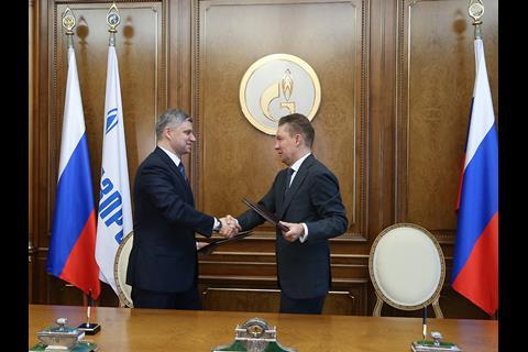 An agreement for joint investment in the completion of the long-planned Northern Latitudinal Railway was signed by Russian Railways and Gazprom on March 30.